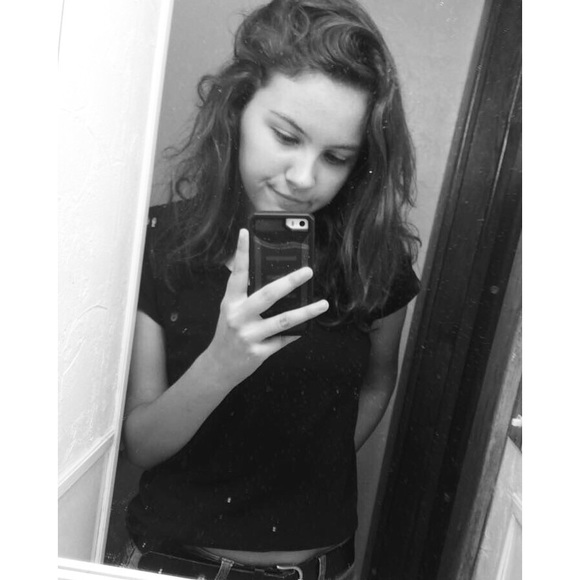 Meet your Posher, Tarah - Picture 1 of 1